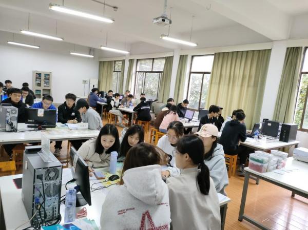 湖南育才技工学校图片