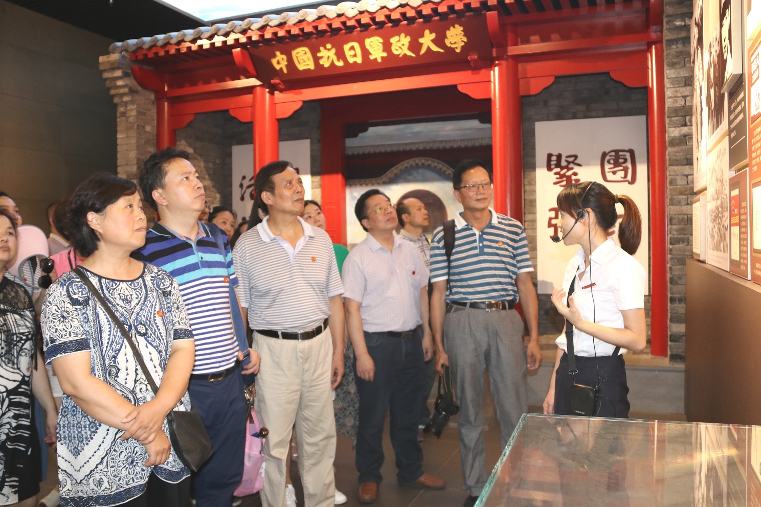 党员参观胡耀邦同志纪念馆