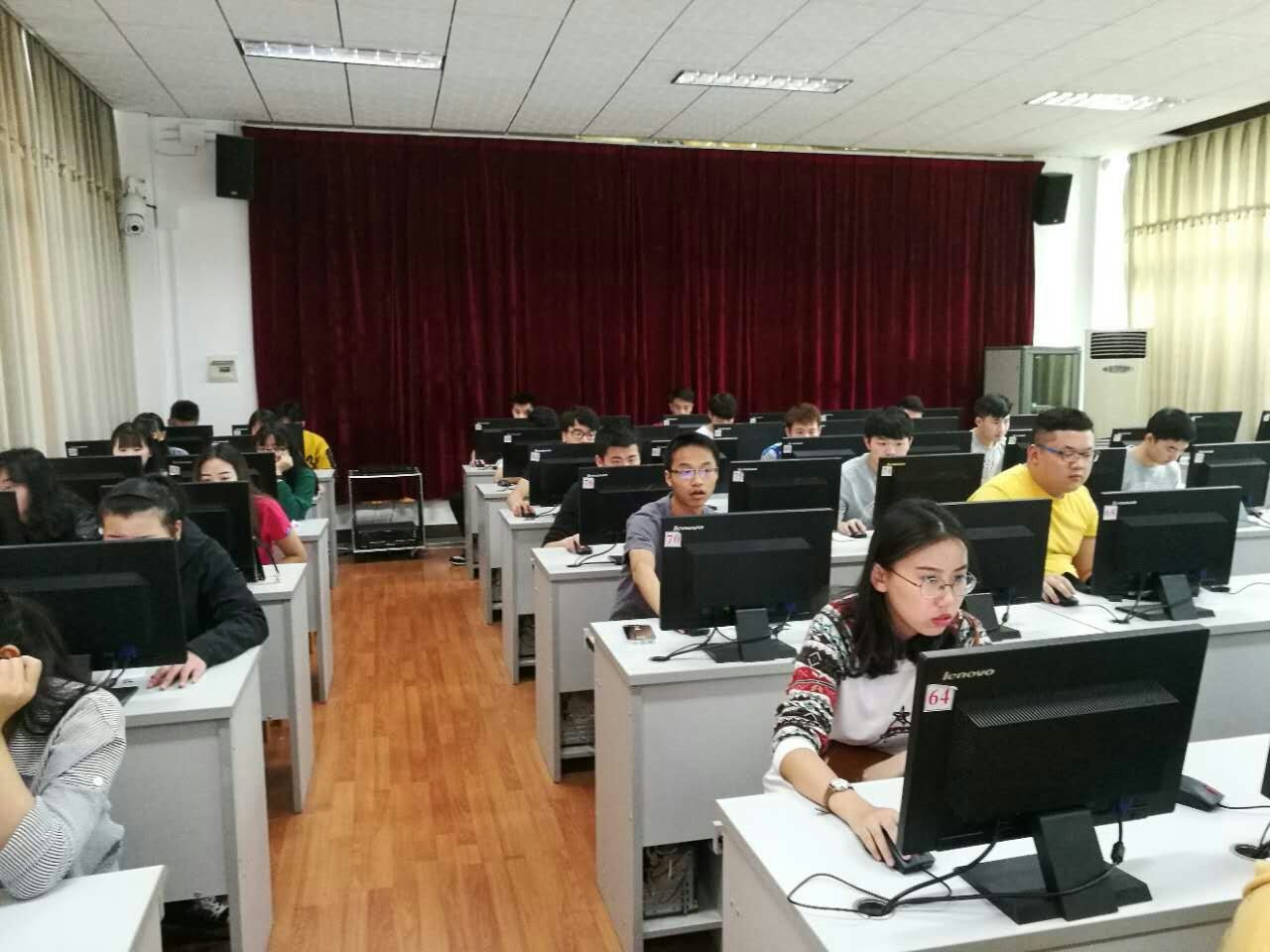 计算机应用能力考试现场